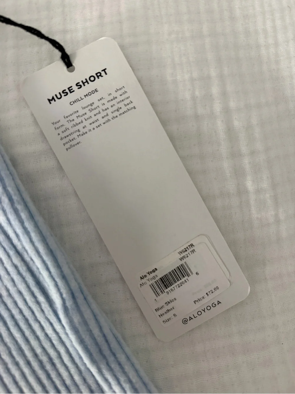 ALO Yoga Muse Short — Blue Skies
